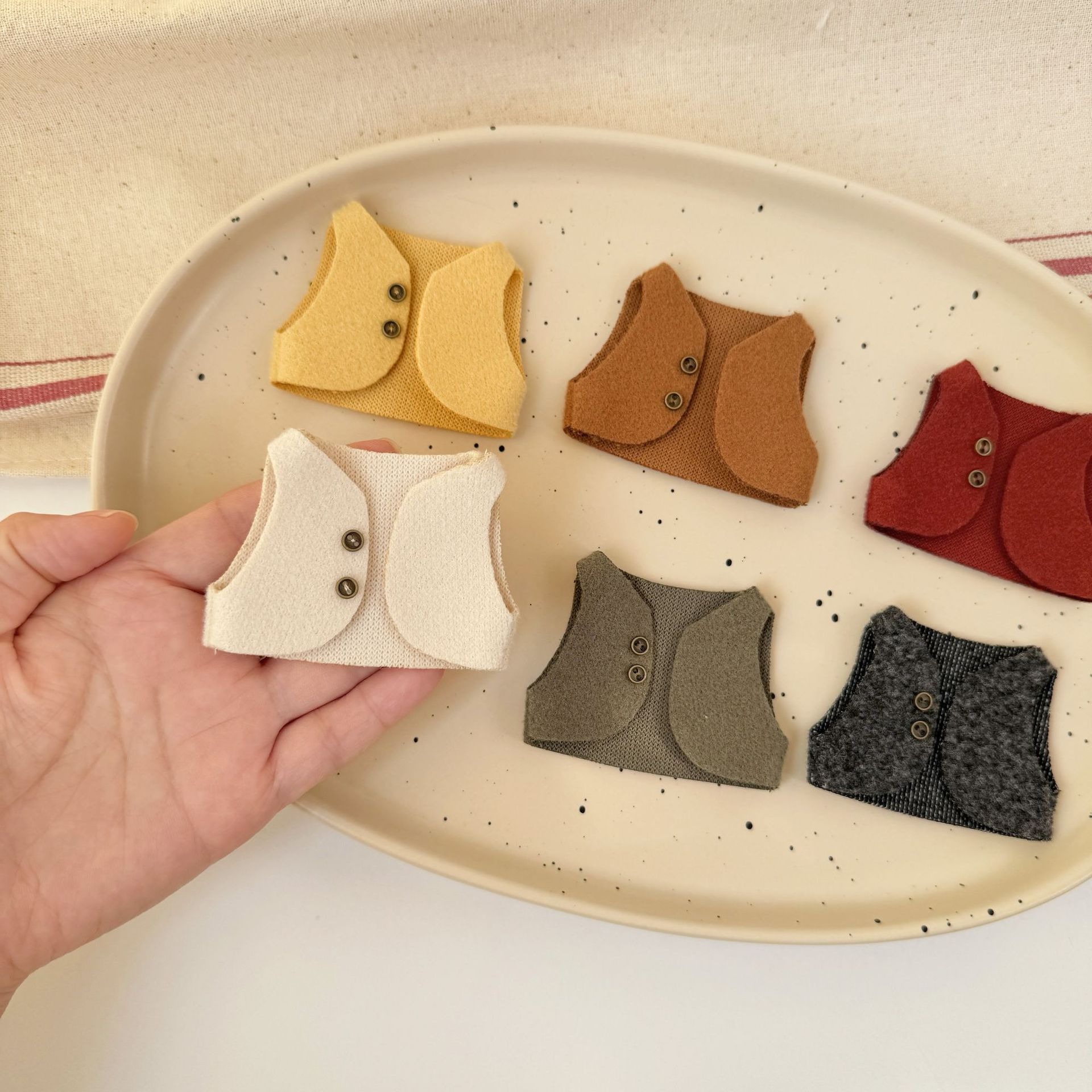 Handgemaakte 10cm poppenkledin - Vintage Fashion Stores recensie en prijs